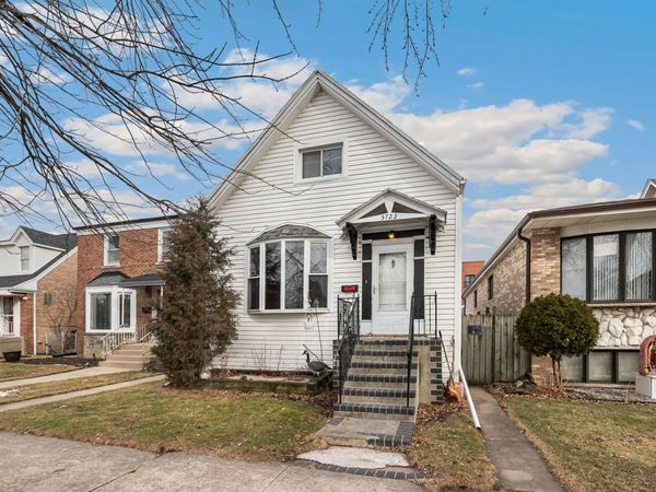 5722 W Grover Street, Chicago, IL 60630