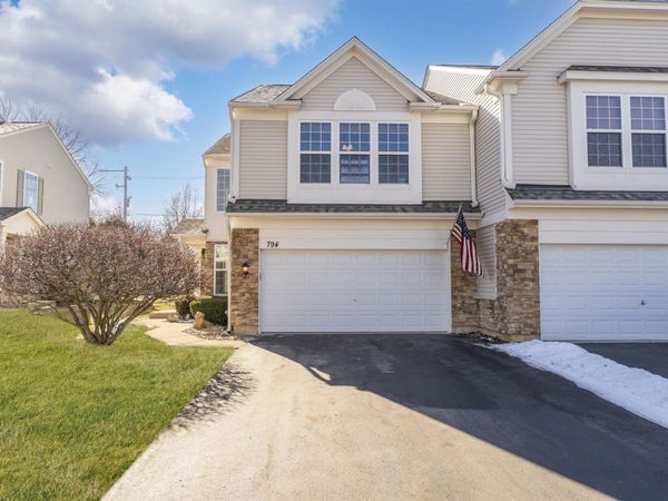 794 Pointe Drive, Unit 794, Crystal Lake, IL 60014