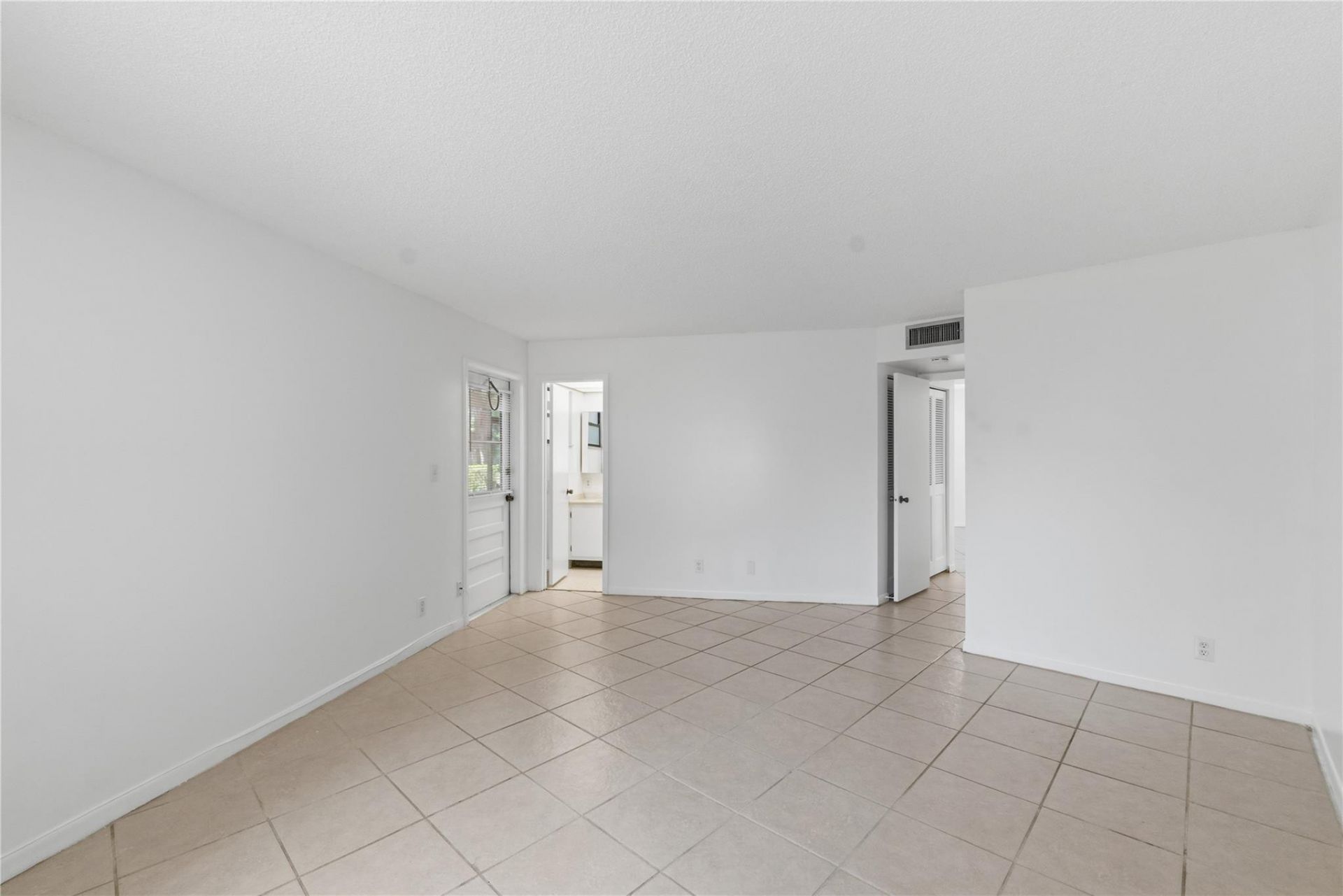7650 W Mcnab Road, Unit 114, Tamarac, FL 33321 Photo