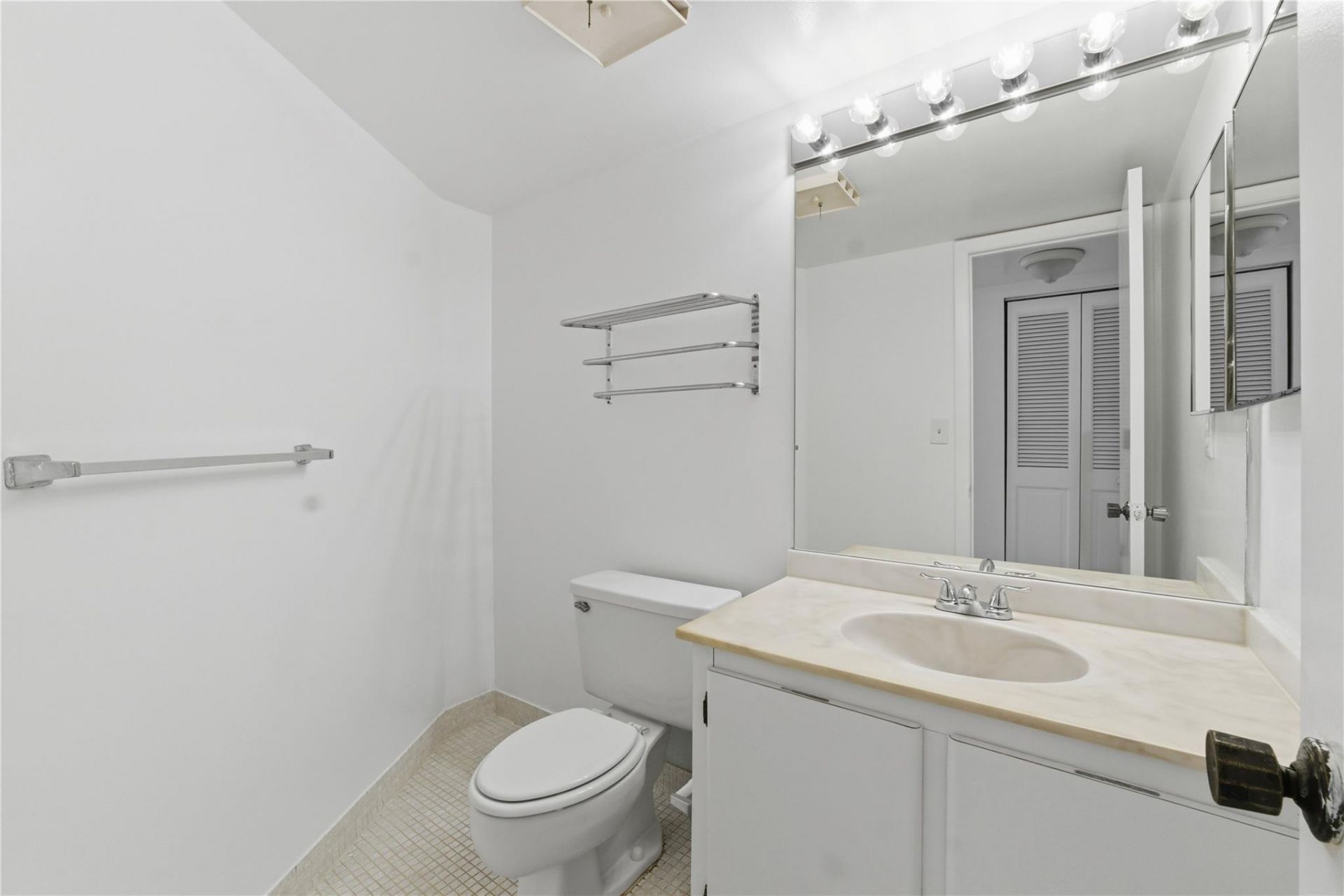 7650 W Mcnab Road, Unit 114, Tamarac, FL 33321 Photo