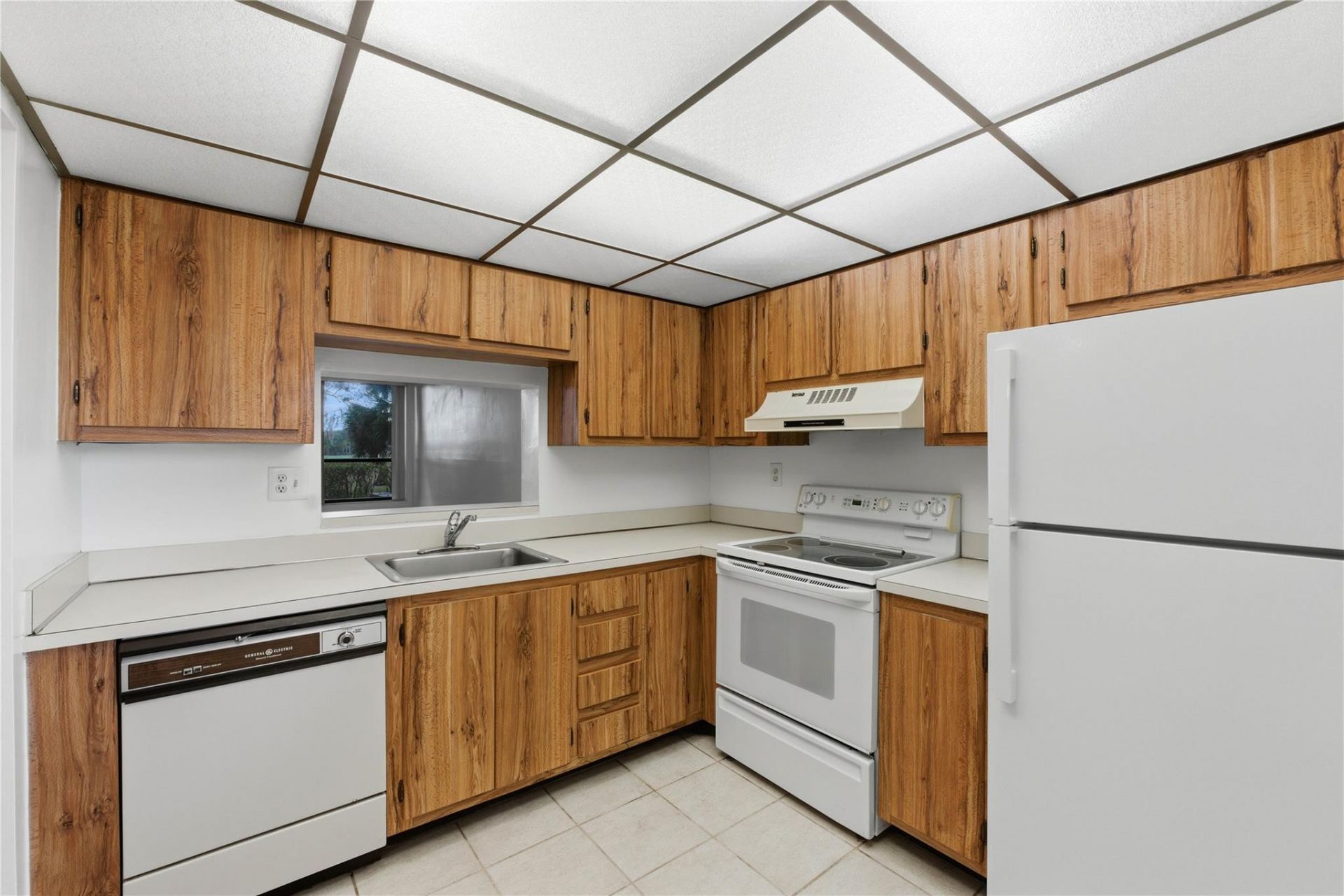 7650 W Mcnab Road, Unit 114, Tamarac, FL 33321 Photo