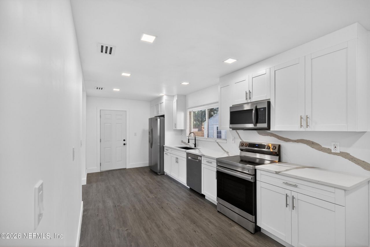 8365 Bordeau Avenue N, Jacksonville, FL 32211 Photo