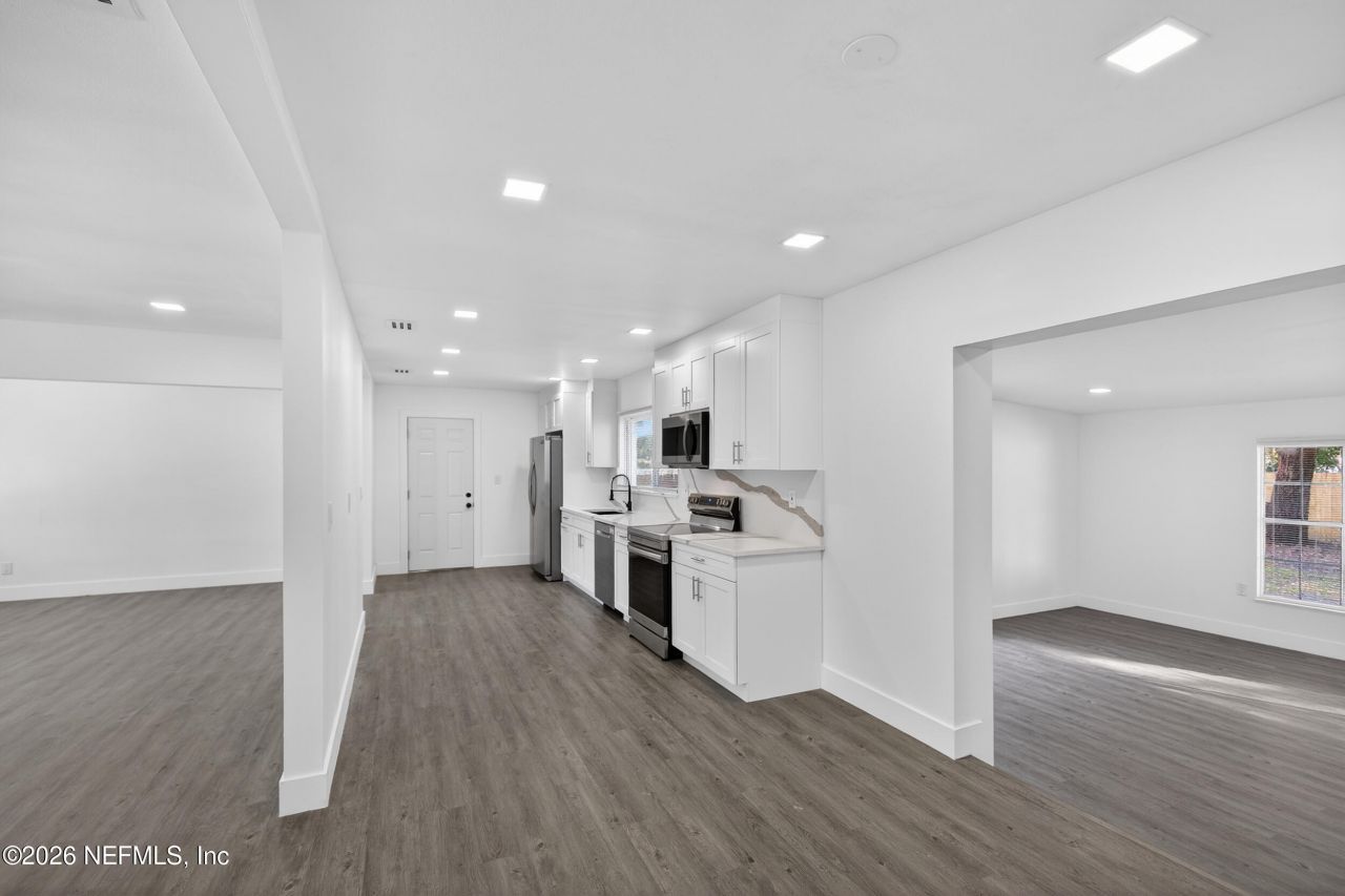 8365 Bordeau Avenue N, Jacksonville, FL 32211 Photo