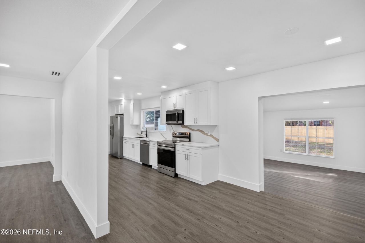 8365 Bordeau Avenue N, Jacksonville, FL 32211 Photo