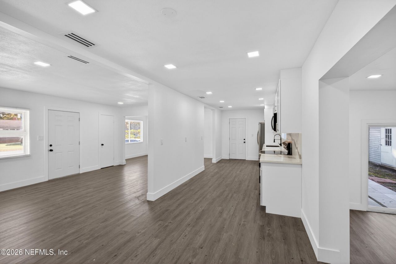 8365 Bordeau Avenue N, Jacksonville, FL 32211 Photo