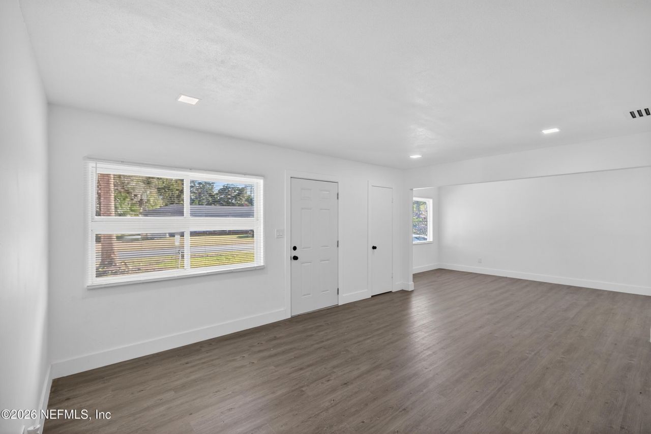 8365 Bordeau Avenue N, Jacksonville, FL 32211 Photo