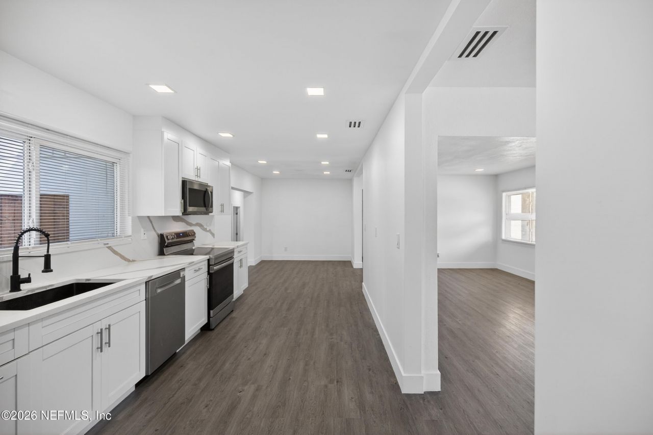 8365 Bordeau Avenue N, Jacksonville, FL 32211 Photo