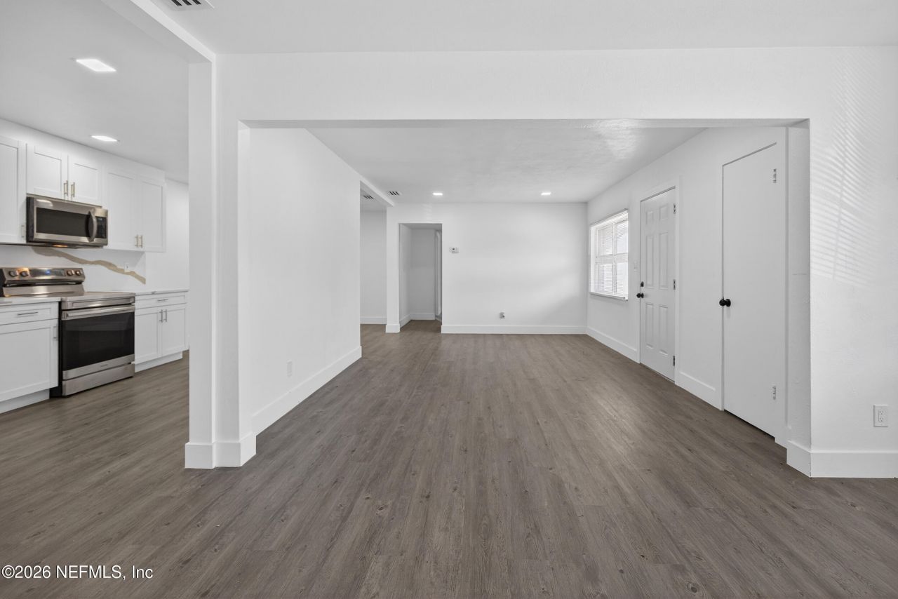 8365 Bordeau Avenue N, Jacksonville, FL 32211 Photo