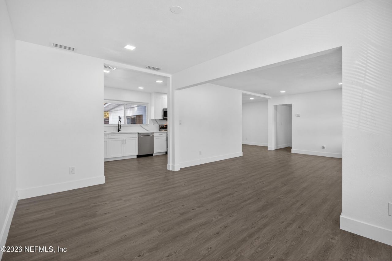 8365 Bordeau Avenue N, Jacksonville, FL 32211 Photo