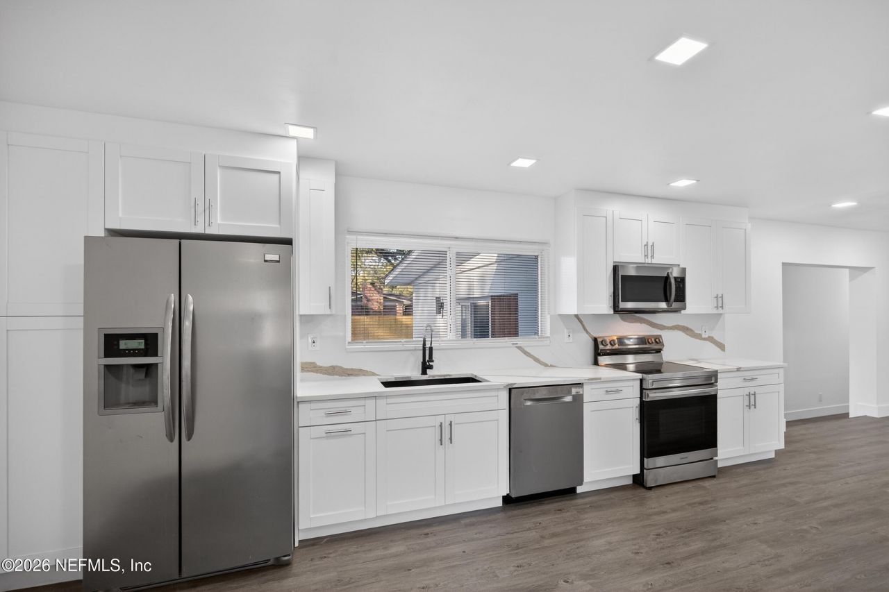 8365 Bordeau Avenue N, Jacksonville, FL 32211 Photo