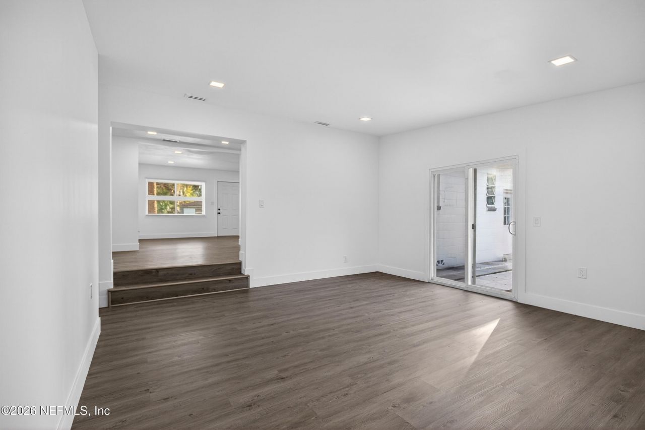 8365 Bordeau Avenue N, Jacksonville, FL 32211 Photo