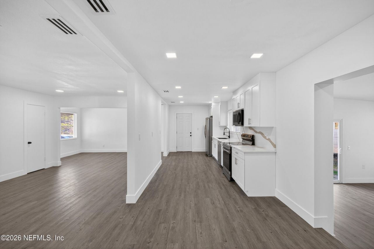 8365 Bordeau Avenue N, Jacksonville, FL 32211 Photo