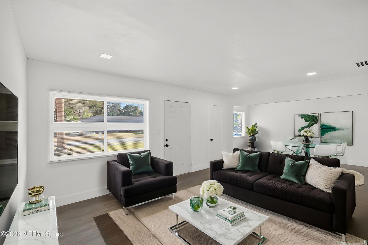 8365 Bordeau Avenue N, Jacksonville, FL 32211 Photo