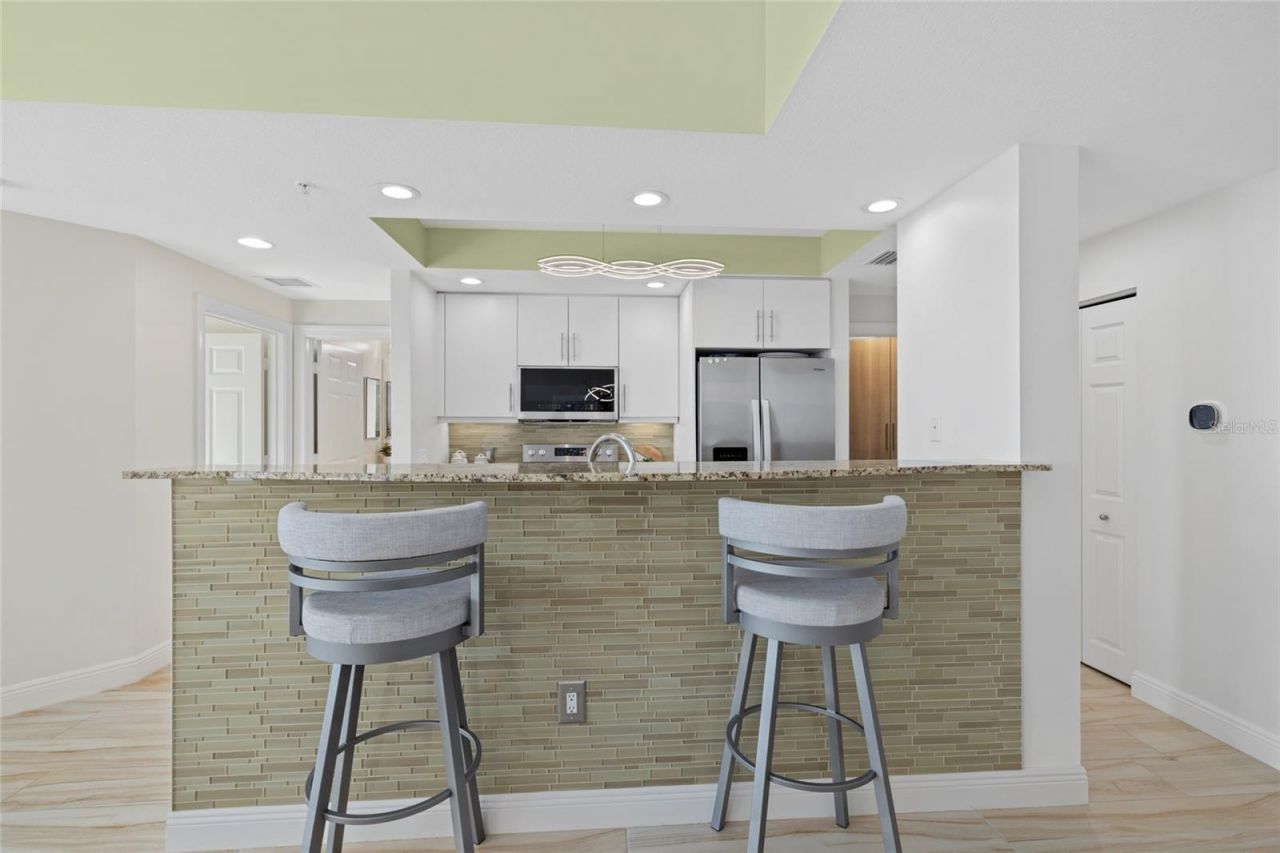 800 N Tamiami Trail, Unit 1512, Sarasota, FL 34236 Photo