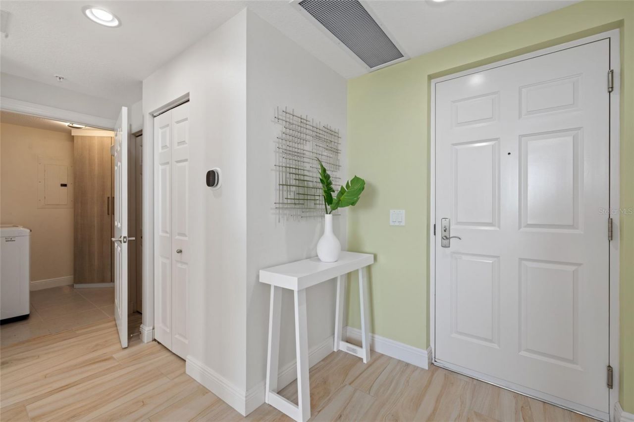 800 N Tamiami Trail, Unit 1512, Sarasota, FL 34236 Photo