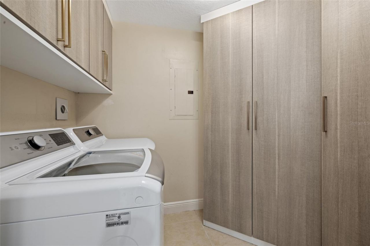 800 N Tamiami Trail, Unit 1512, Sarasota, FL 34236 Photo