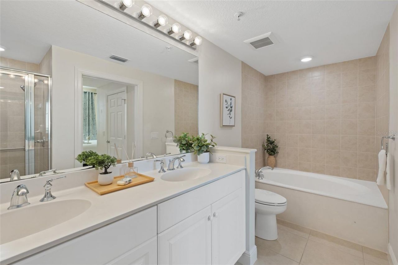 800 N Tamiami Trail, Unit 1512, Sarasota, FL 34236 Photo