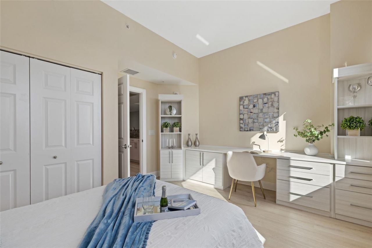 800 N Tamiami Trail, Unit 1512, Sarasota, FL 34236 Photo