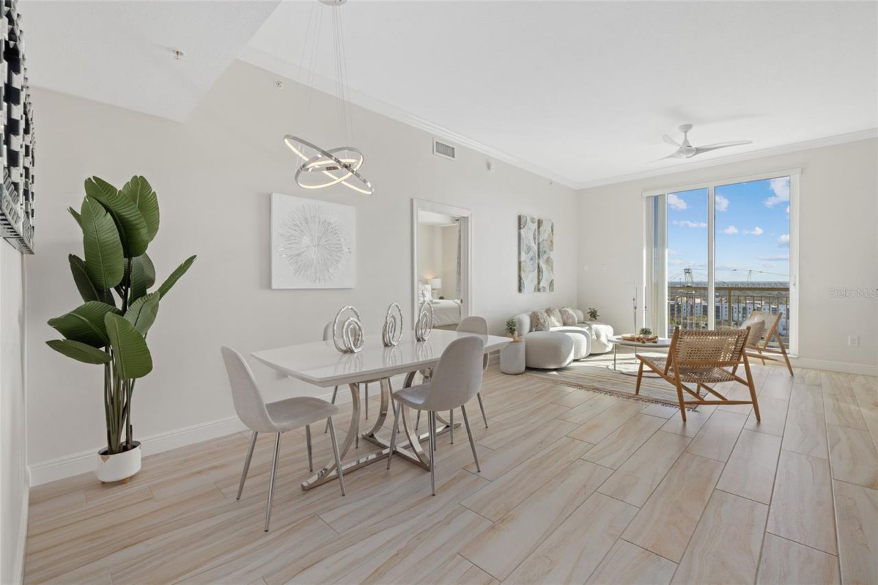 800 N Tamiami Trail, Unit 1512, Sarasota, FL 34236 Photo