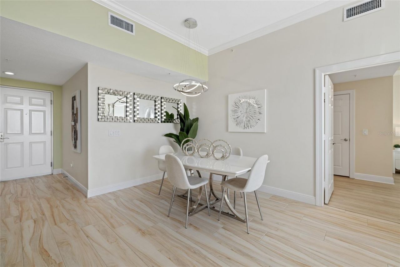 800 N Tamiami Trail, Unit 1512, Sarasota, FL 34236 Photo