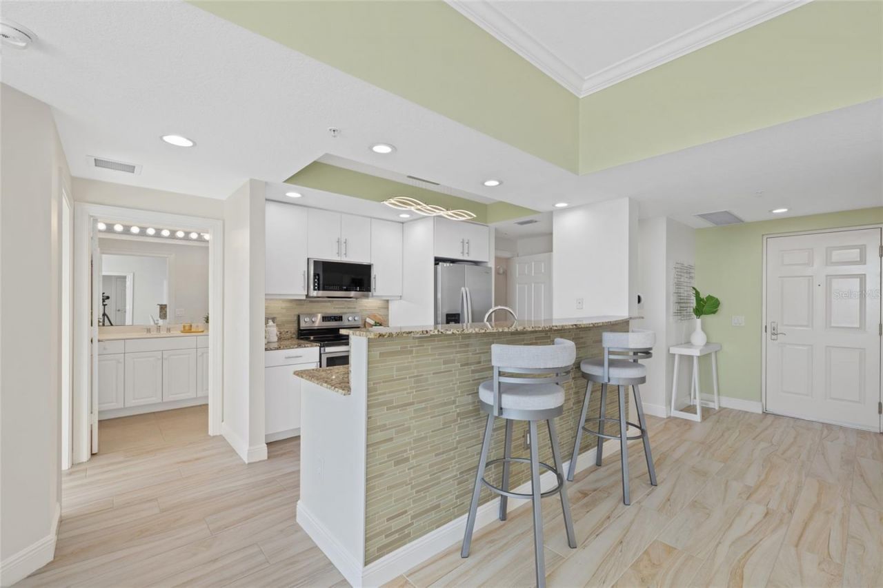 800 N Tamiami Trail, Unit 1512, Sarasota, FL 34236 Photo