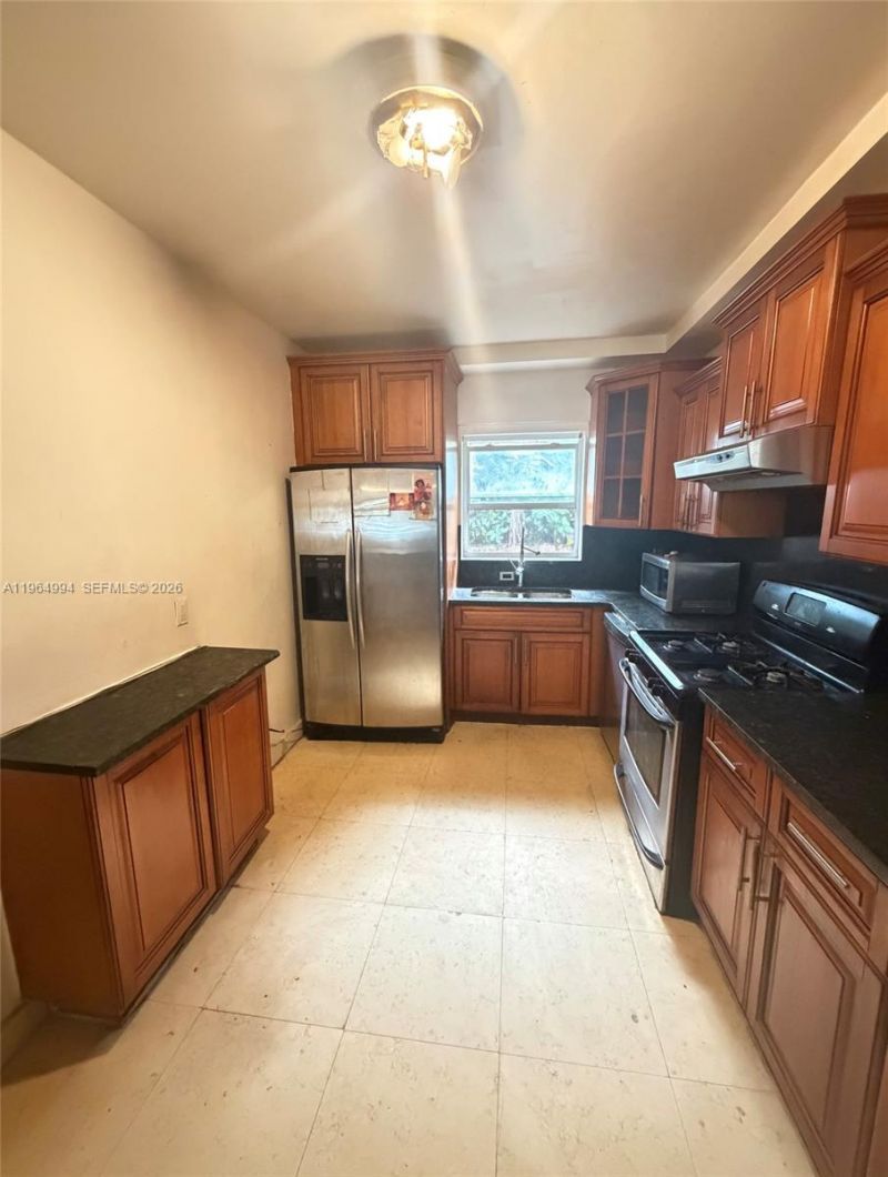 2141 NE 124th St, North Miami, FL 33181 Photo