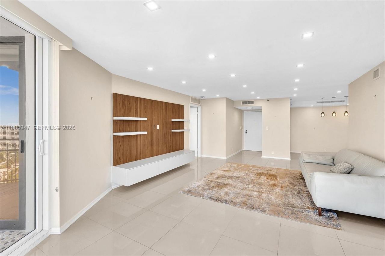 4000 Towerside Ter , Unit TS9, Miami, FL 33138 Photo