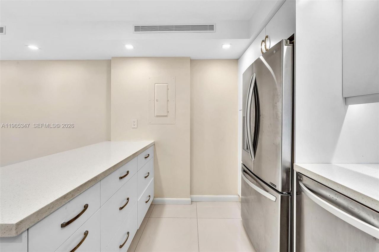 4000 Towerside Ter , Unit TS9, Miami, FL 33138 Photo