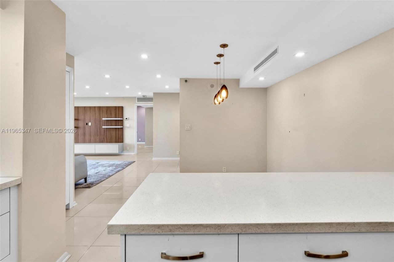 4000 Towerside Ter , Unit TS9, Miami, FL 33138 Photo