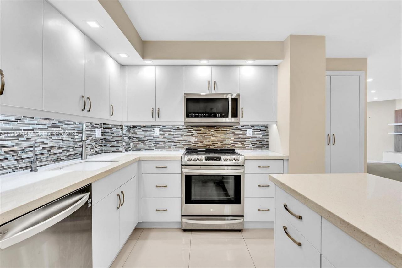 4000 Towerside Ter , Unit TS9, Miami, FL 33138 Photo