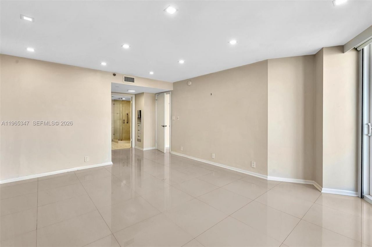 4000 Towerside Ter , Unit TS9, Miami, FL 33138 Photo