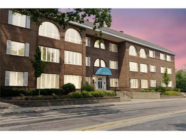 5100 France Avenue S, Unit 105, Edina, MN 55410