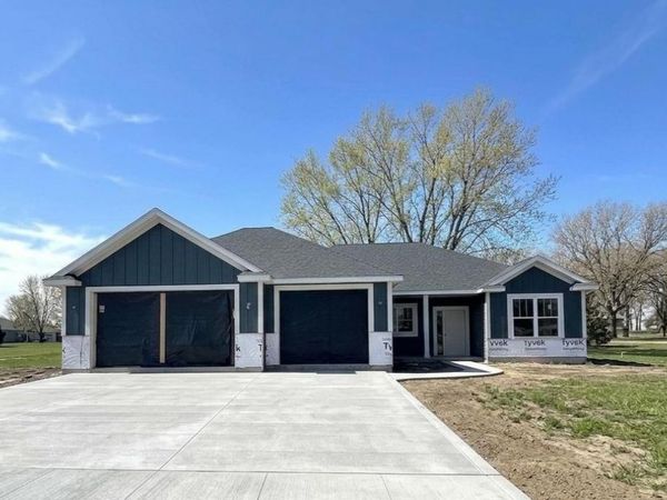 2806 Timber Ridge Drive NE, Owatonna, MN 55060