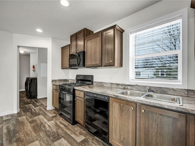 348 Robin Drive, Elyria, OH 44035 Photo 11