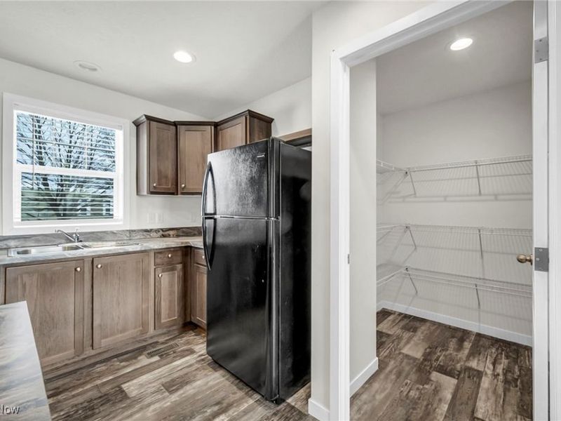 348 Robin Drive, Elyria, OH 44035 Photo 13