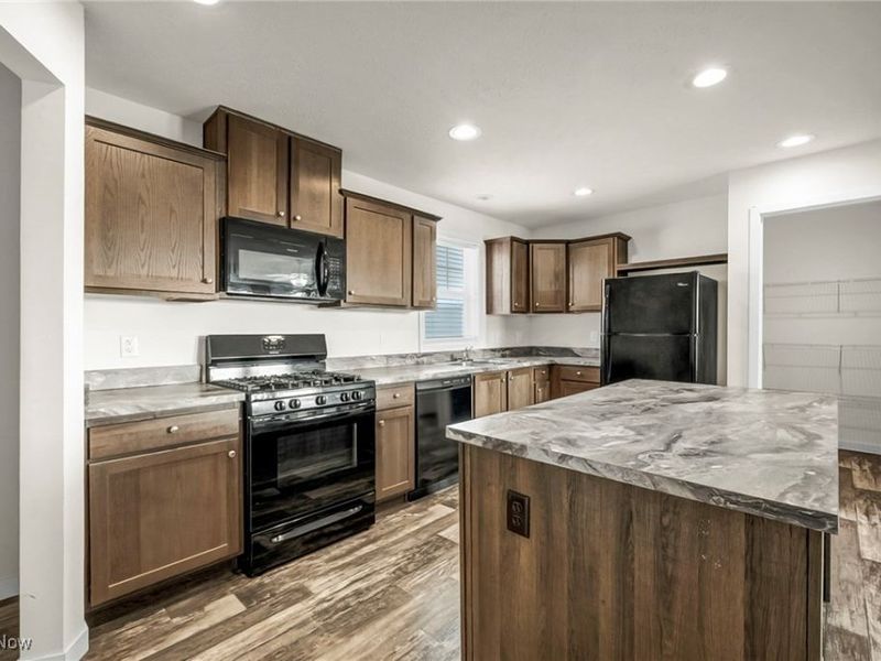 348 Robin Drive, Elyria, OH 44035 Photo 15