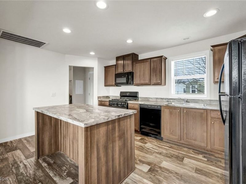 348 Robin Drive, Elyria, OH 44035 Photo 18