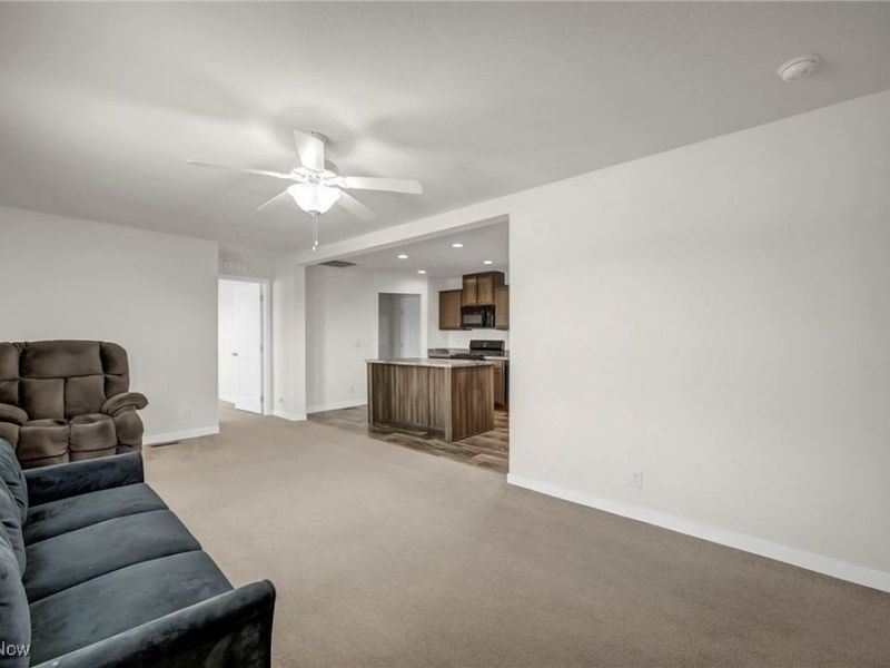 348 Robin Drive, Elyria, OH 44035 Photo 8