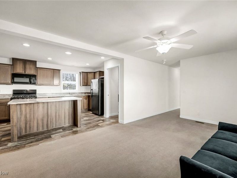 348 Robin Drive, Elyria, OH 44035 Photo 9