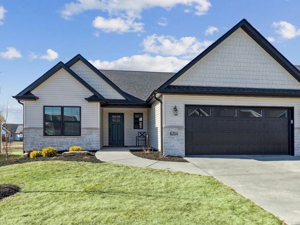 6214 College Avenue, Davenport, IA 52807