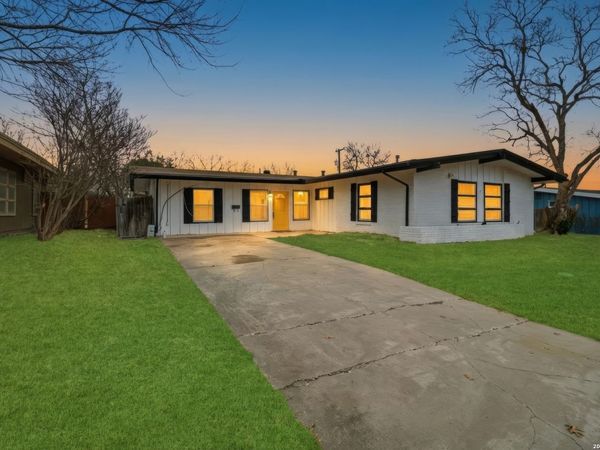 351 Rexford Dr, San Antonio, TX 78216