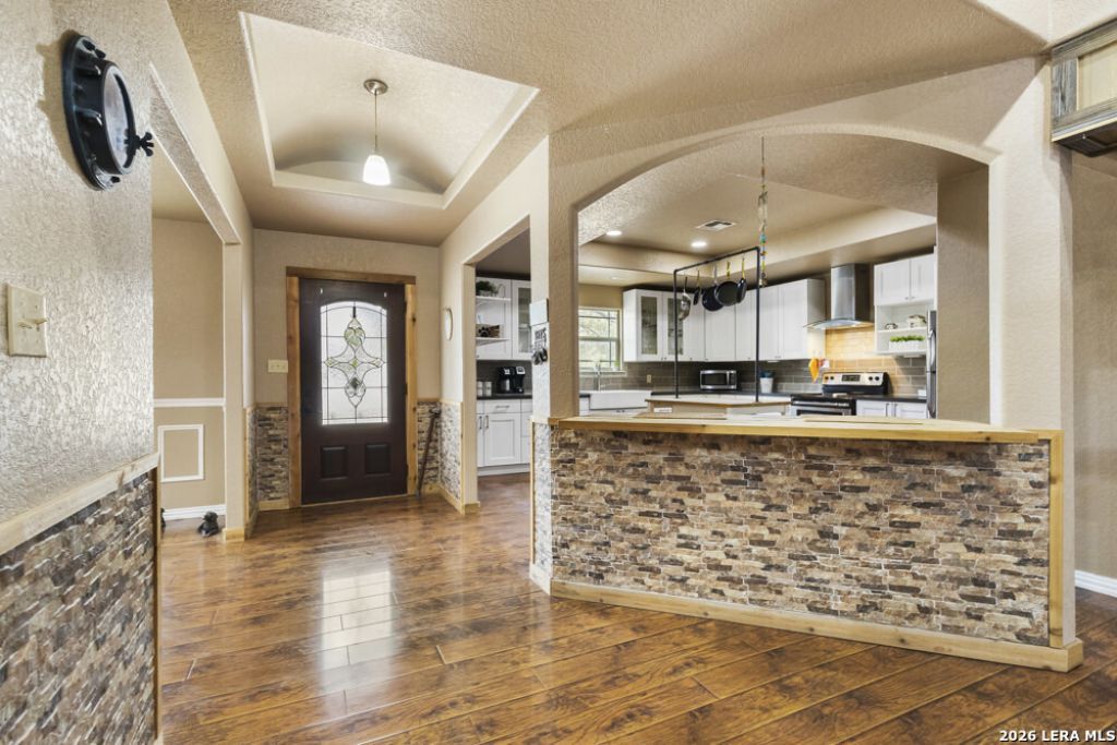 426 Pr 1512, Bandera, TX 78003 Main Photo