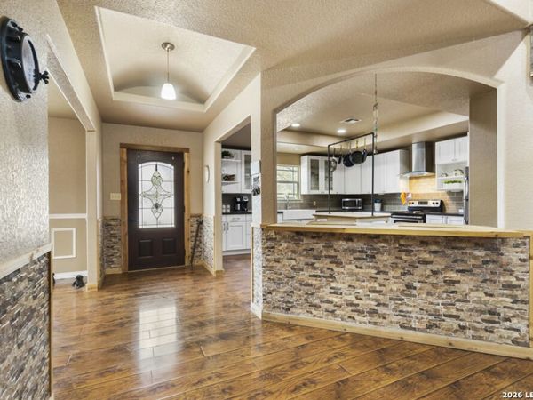 426 Pr 1512, Bandera, TX 78003