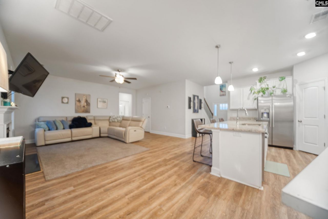 140 Ellie Lane  Photo 7