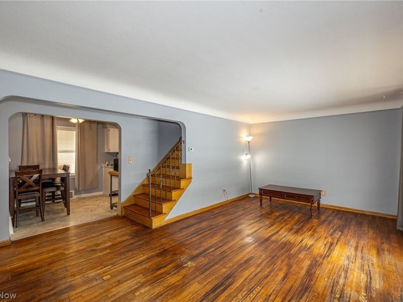 157 Flora Drive, Bedford, OH 44146 Photo 3