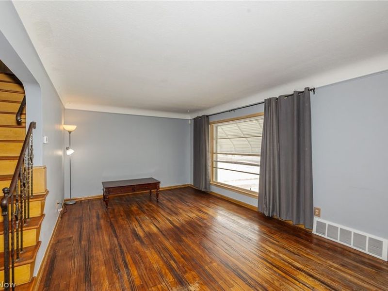 157 Flora Drive, Bedford, OH 44146 Photo 4