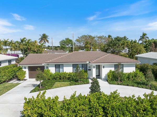 333 Alhambra Place, West Palm Beach, FL 33405