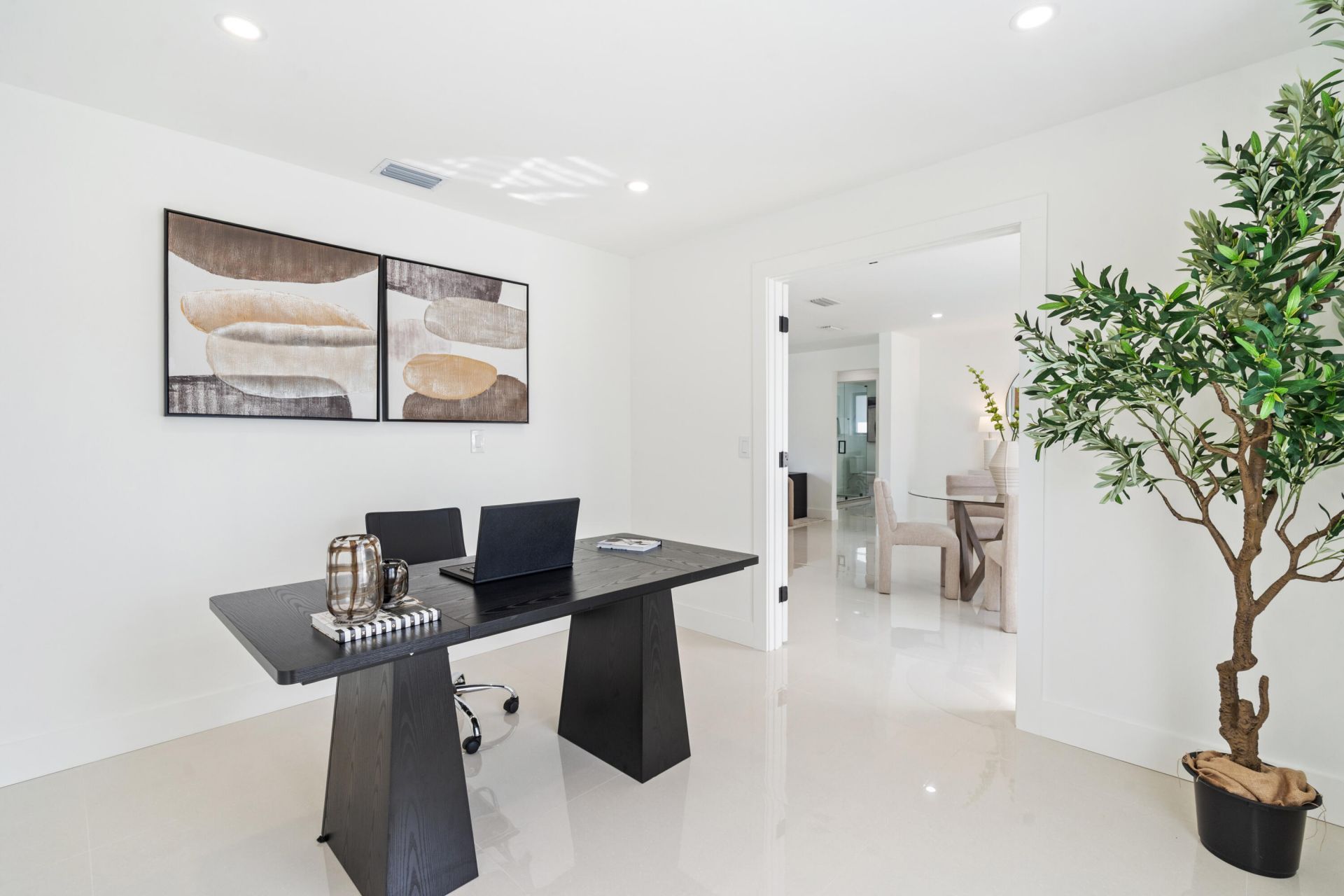 333 Alhambra Place, West Palm Beach, FL 33405 Photo