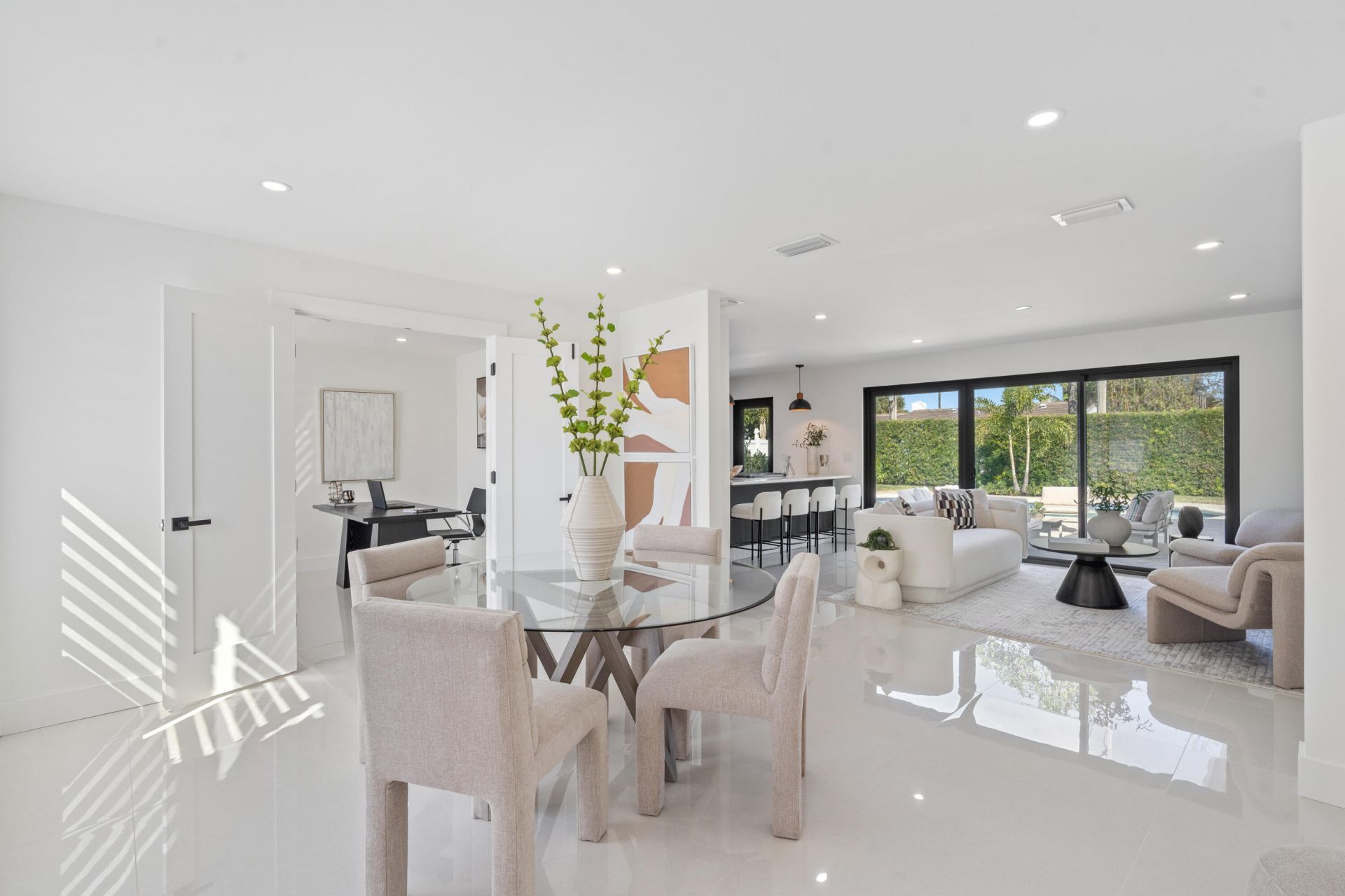 333 Alhambra Place, West Palm Beach, FL 33405 Photo