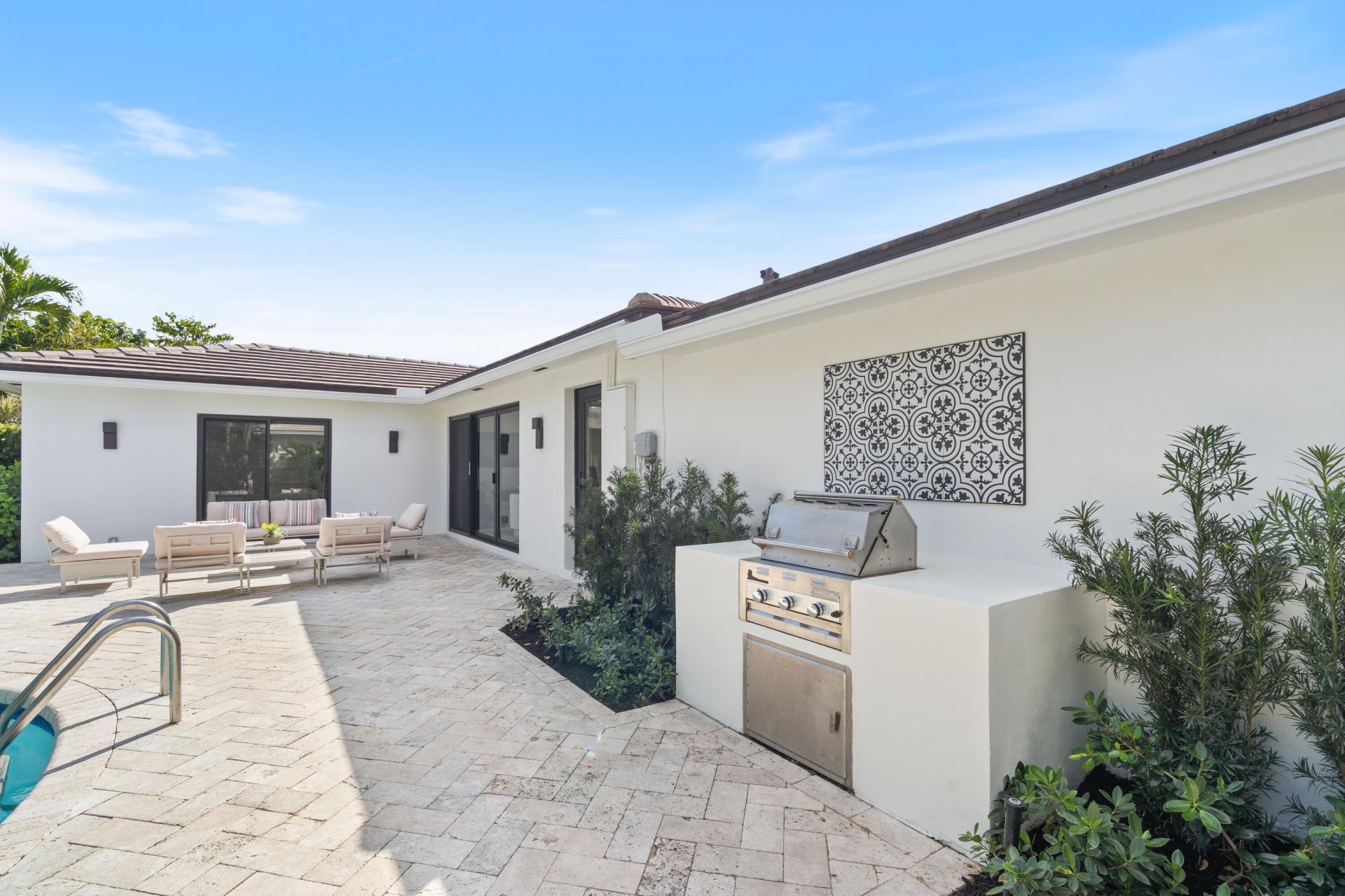 333 Alhambra Place, West Palm Beach, FL 33405 Photo